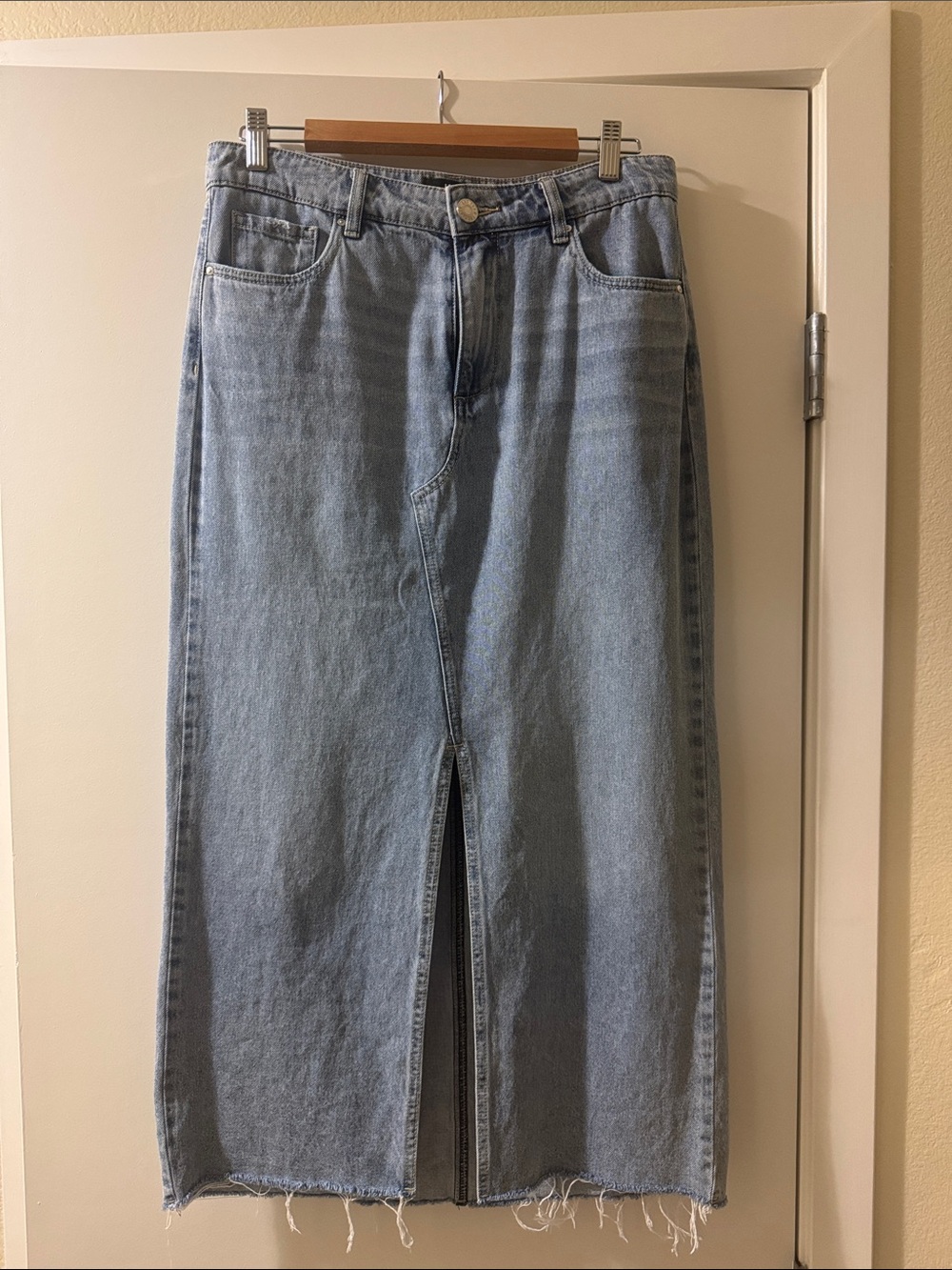 Kut from the Kloth Light Blue Straight-Leg Denim Skirt with Front Slit